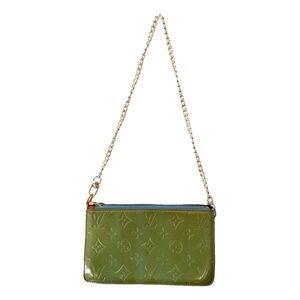 Louis Vuitton Vernis Pochette Accessoires
